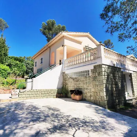 Ensoleille Avec Terrasse Et A Proximite Apartmán Saint-Raphaël