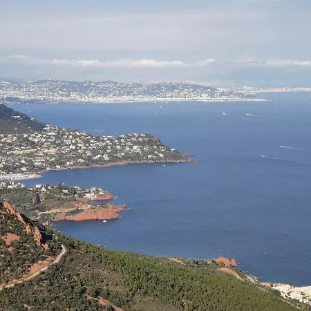 Ensoleille Avec Terrasse Et A Proximite